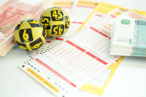 Какой налог на выигрыш в лотерею в России?